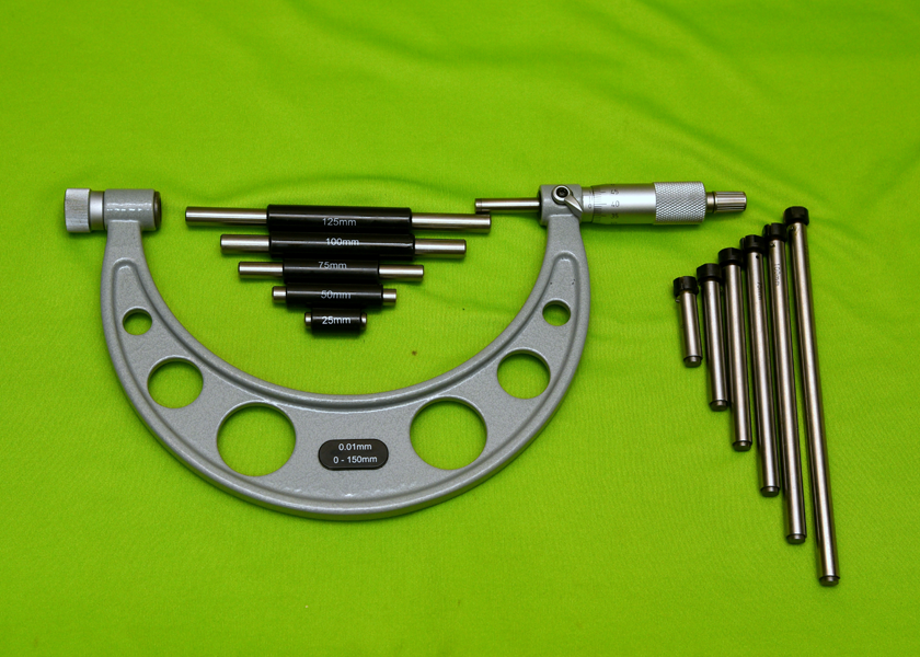 Outside Micrometers with Interchangeable Anvils